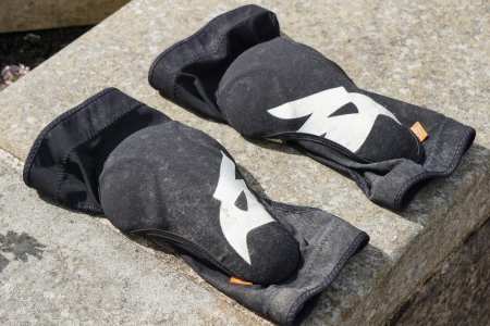 Bluegrass Skinny D30 kneepad review